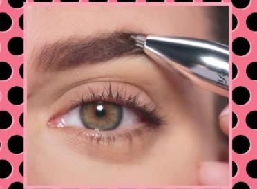 SOURCILS DÉFINIS: COMMENT FAIRE ?